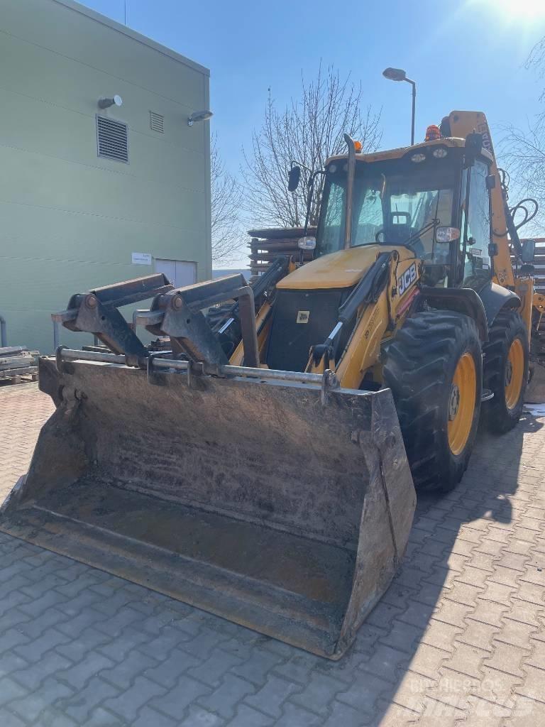 JCB 4 CX Ekskavatori-iekrāvēji