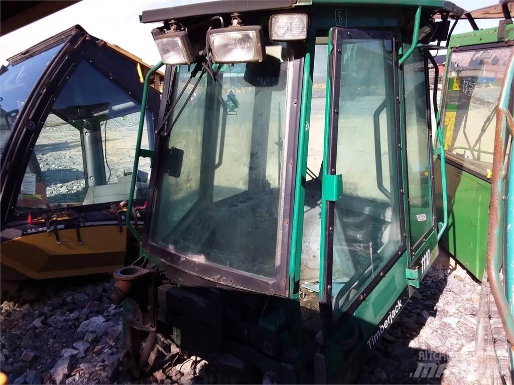 Timberjack 1110 Kabīnes un interjers