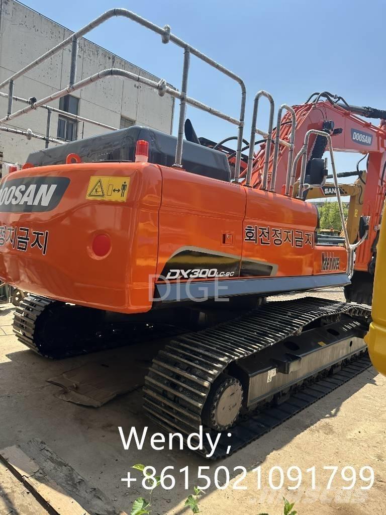 Doosan DX 300 Vidēja lieluma ekskavatori 7 t - 12 t