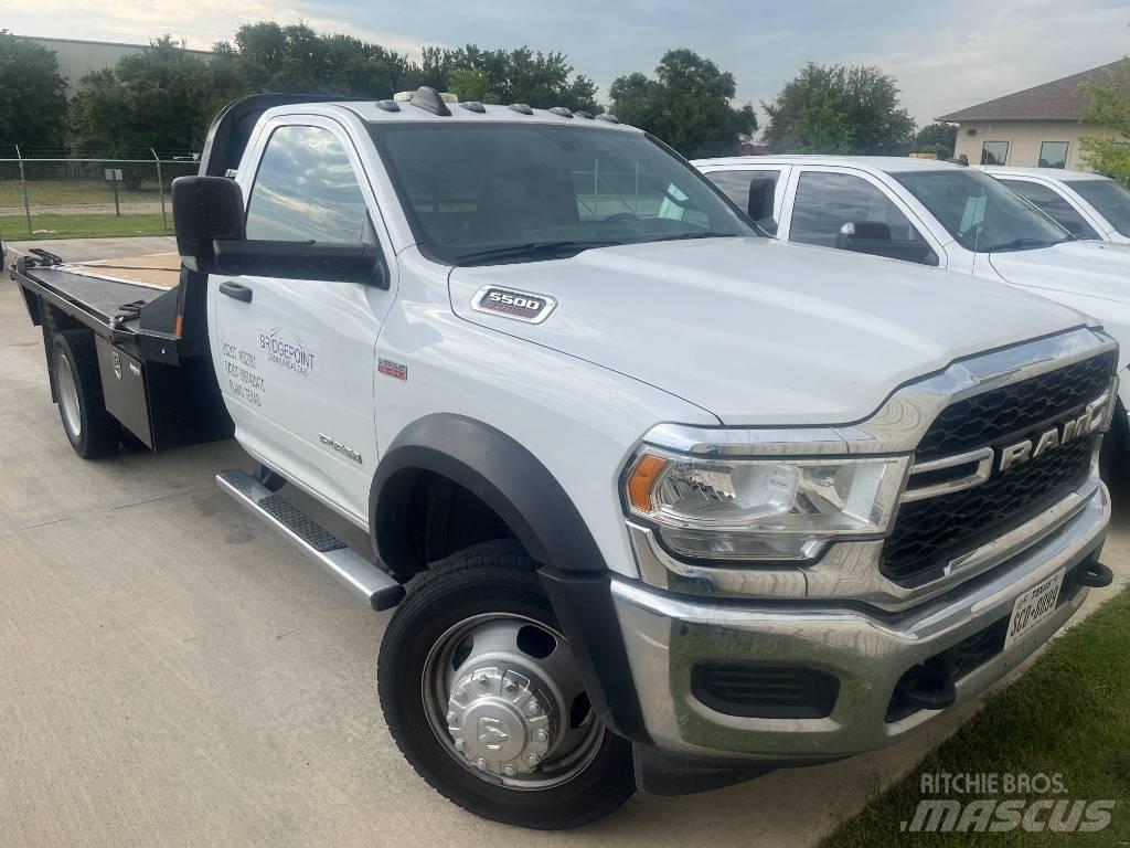 RAM 5500 Platformas/izkraušana no sāniem
