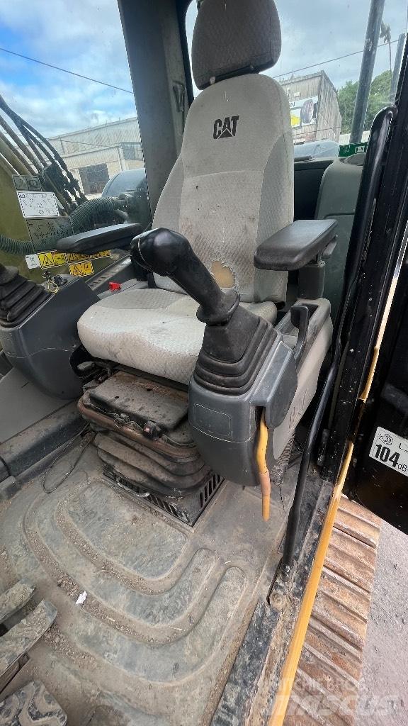CAT 324 D L Kāpurķēžu ekskavatori