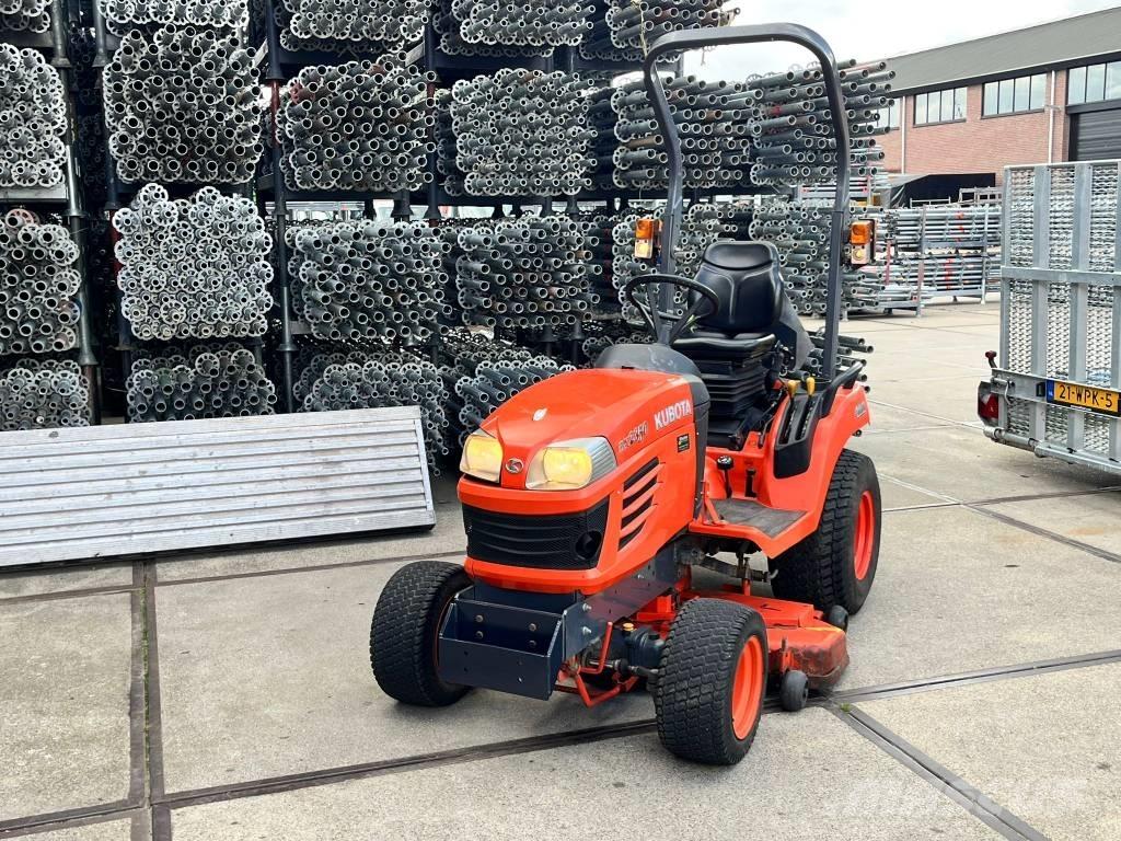 Kubota BX 2350 Kompaktie traktori
