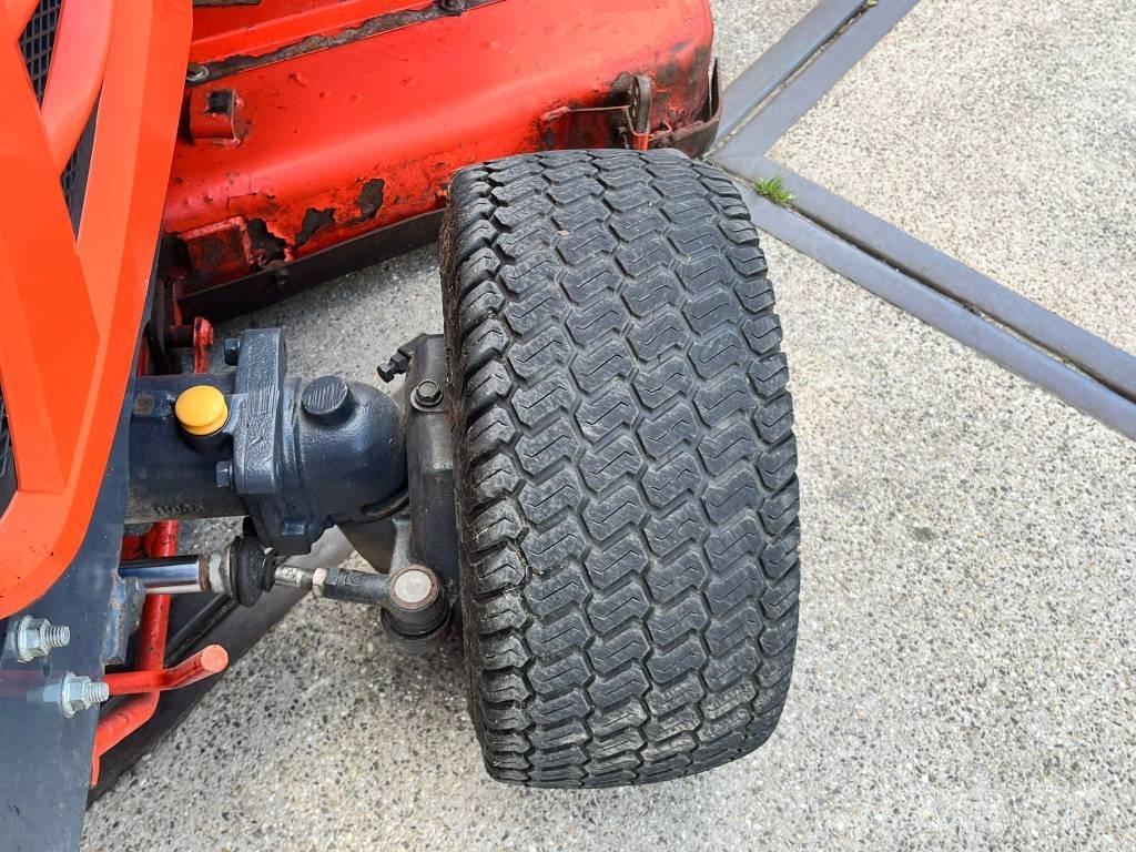 Kubota BX 2350 Kompaktie traktori