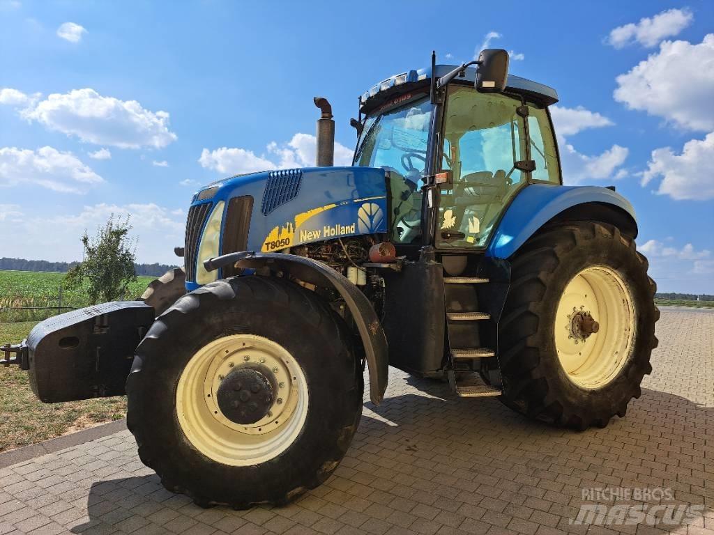 New Holland T 8050 Traktori
