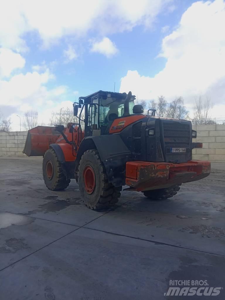 Hitachi ZW 220-6 Ekskavatori uz riteņiem