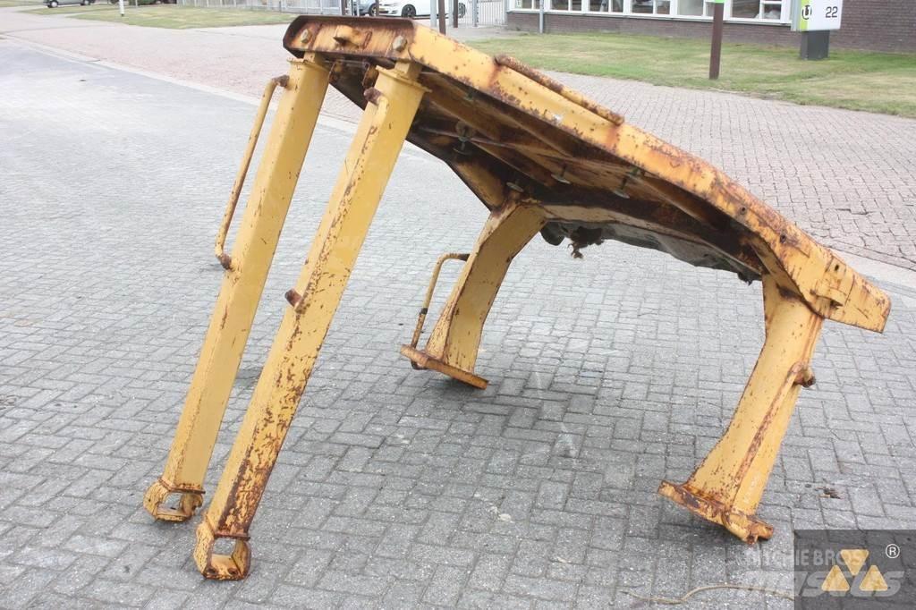 CAT D7H O-rops cab Kabīnes un interjers