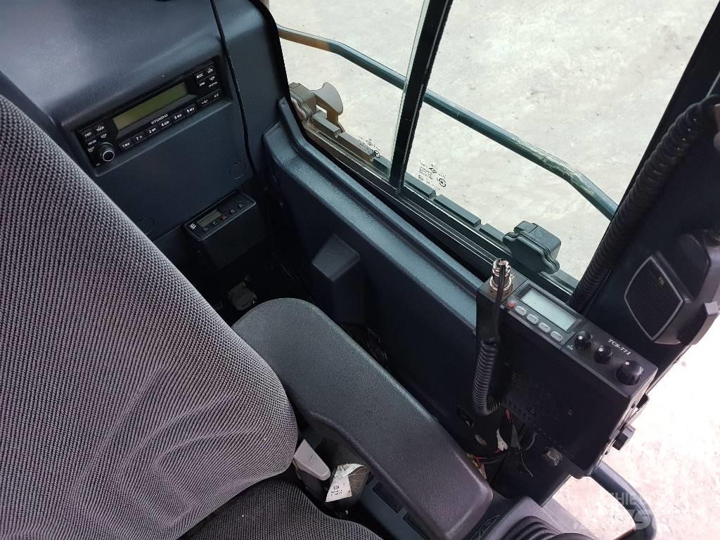 Hyundai R 235 LCRD-9 Kāpurķēžu ekskavatori