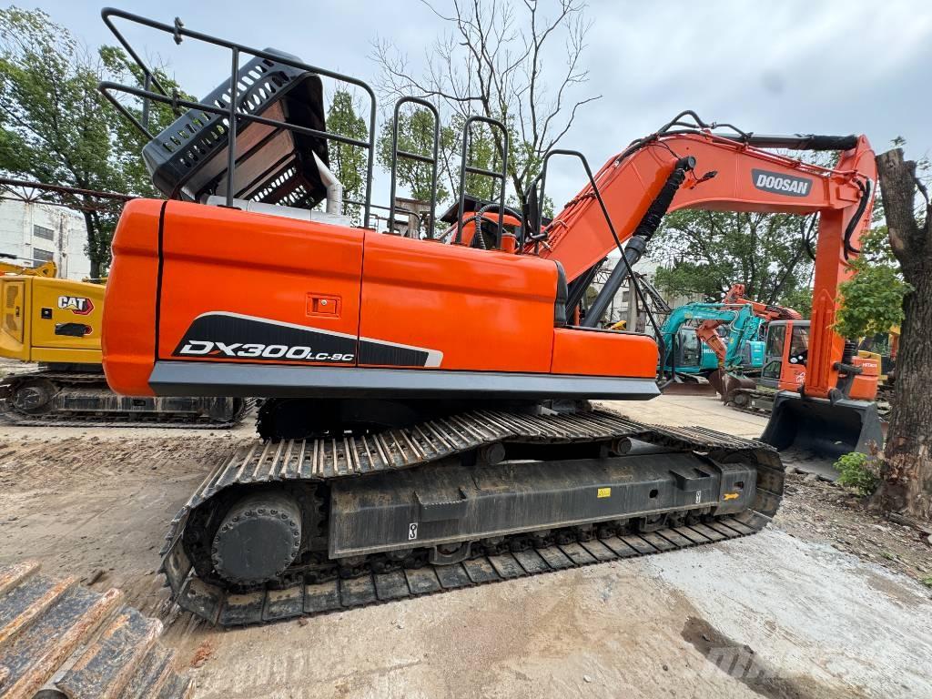 Doosan DX 300 Kāpurķēžu ekskavatori