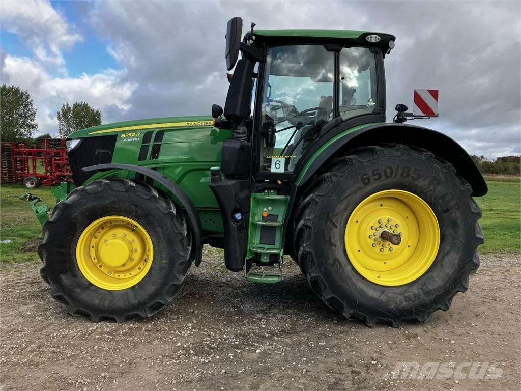John Deere 6250R Traktori
