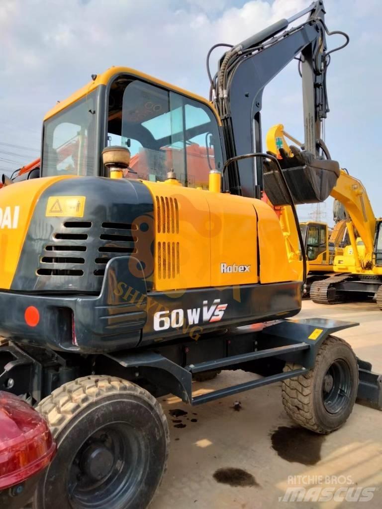 Hyundai 60w Ekskavatori uz riteņiem
