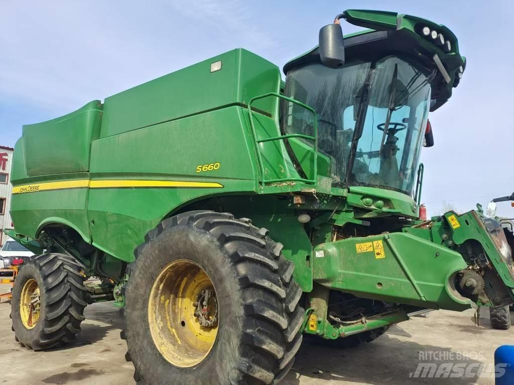 John Deere S660 Ražas novākšanas kombaini