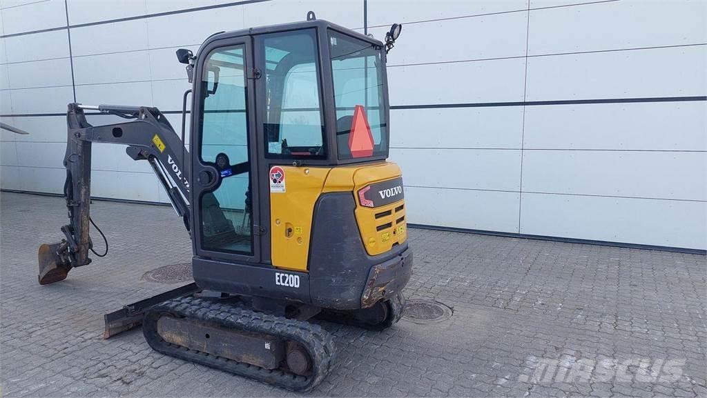 Volvo EC20D Ekskavatori uz riteņiem