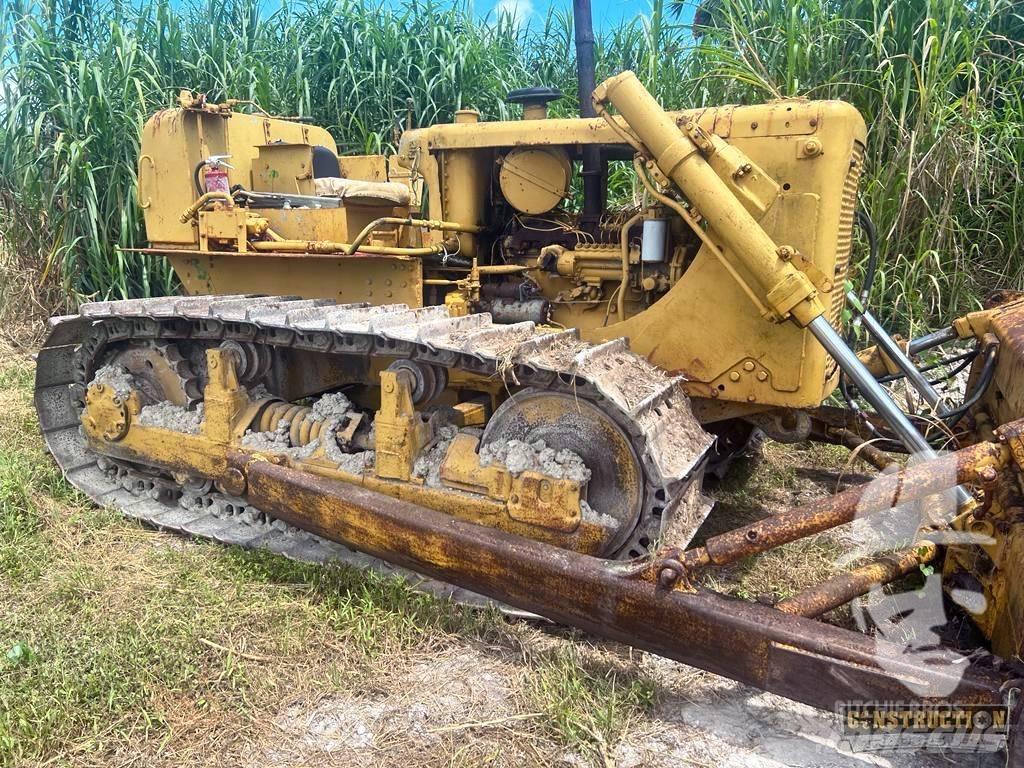 CAT D 6 C Kāpurķēžu buldozeri