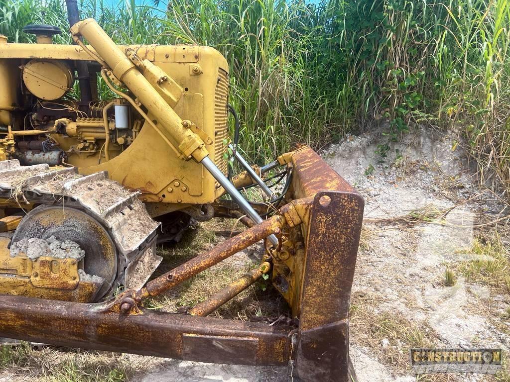 CAT D 6 C Kāpurķēžu buldozeri