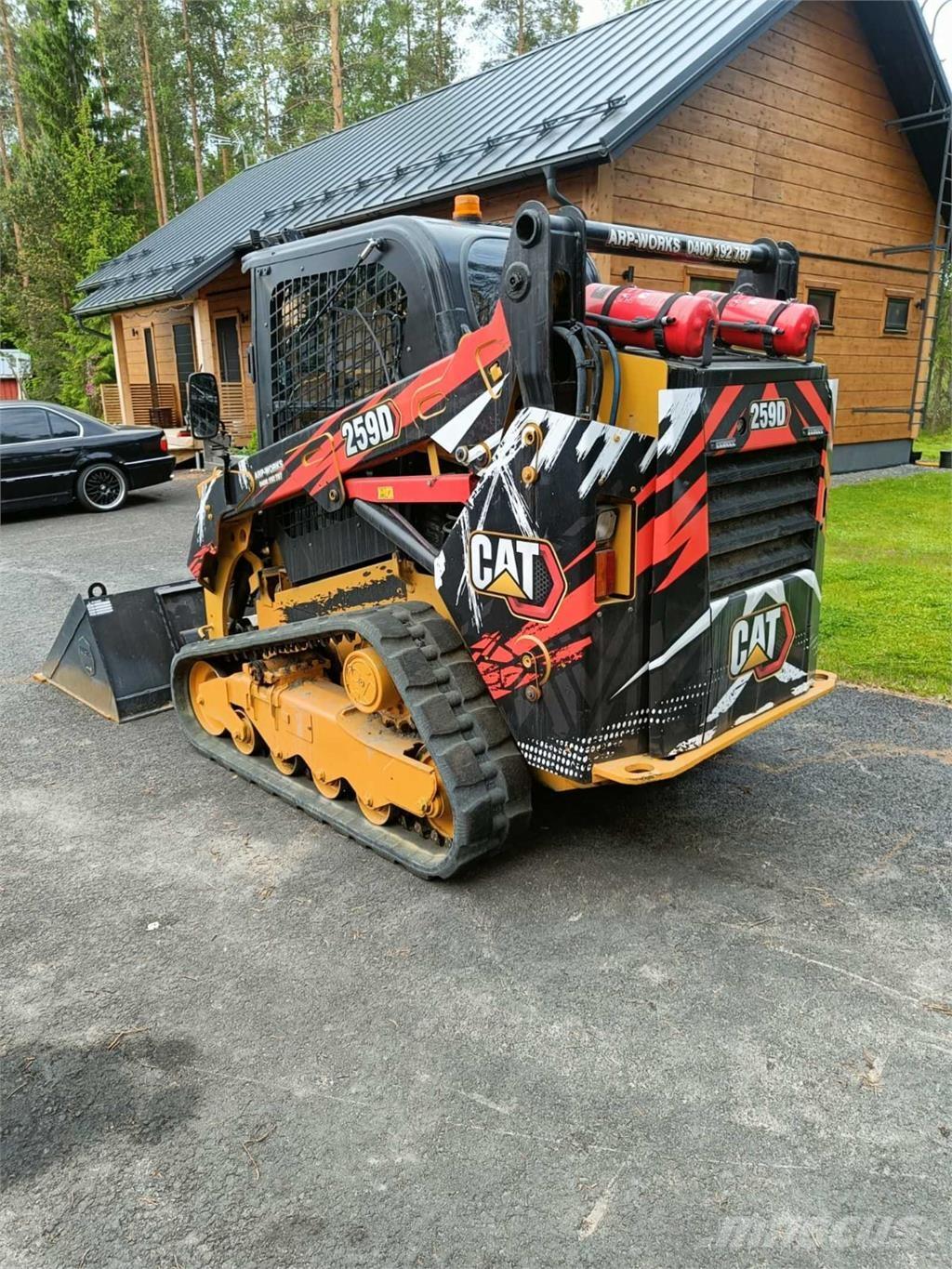 CAT 259D Lietoti riteņu kompaktiekrāvēji