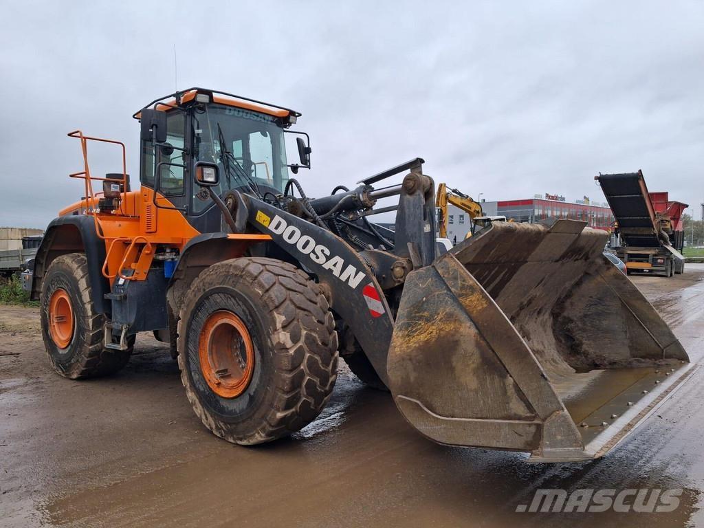 Doosan DL420 Iekrāvēji uz riteņiem