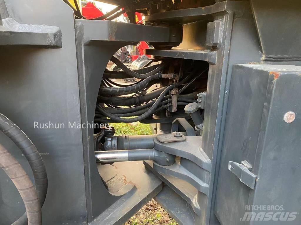 Komatsu WA 470 Iekrāvēji uz riteņiem
