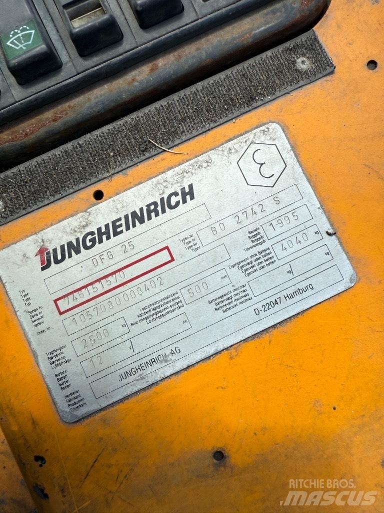Jungheinrich DFG 25 Tehnika ar dīzeļa dzinēju