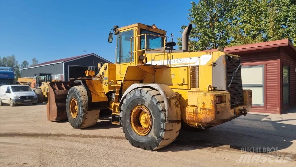 Volvo 180 D Iekrāvēji uz riteņiem