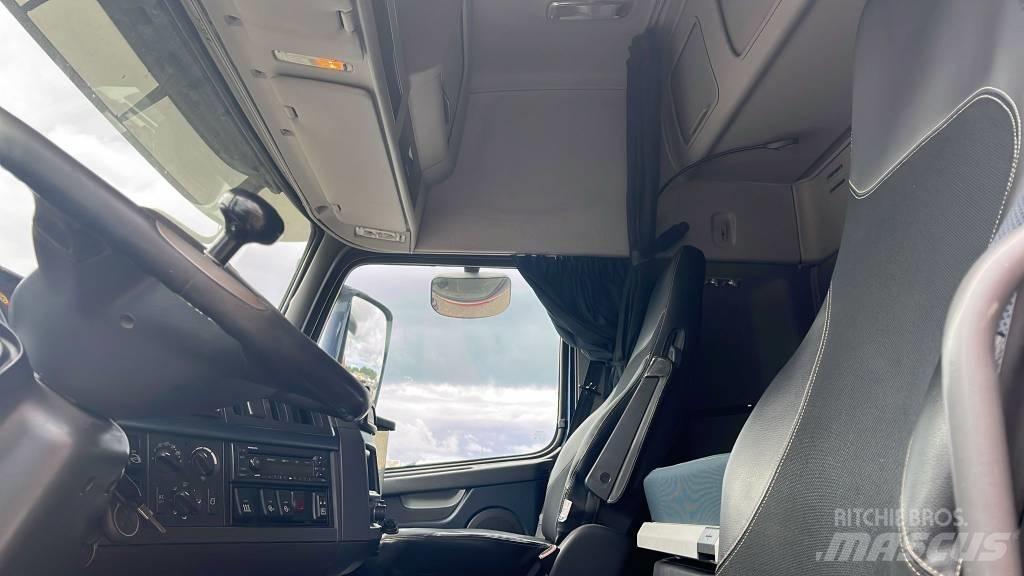 Volvo VOLVO FH 6*2 Šasija ar kabīni