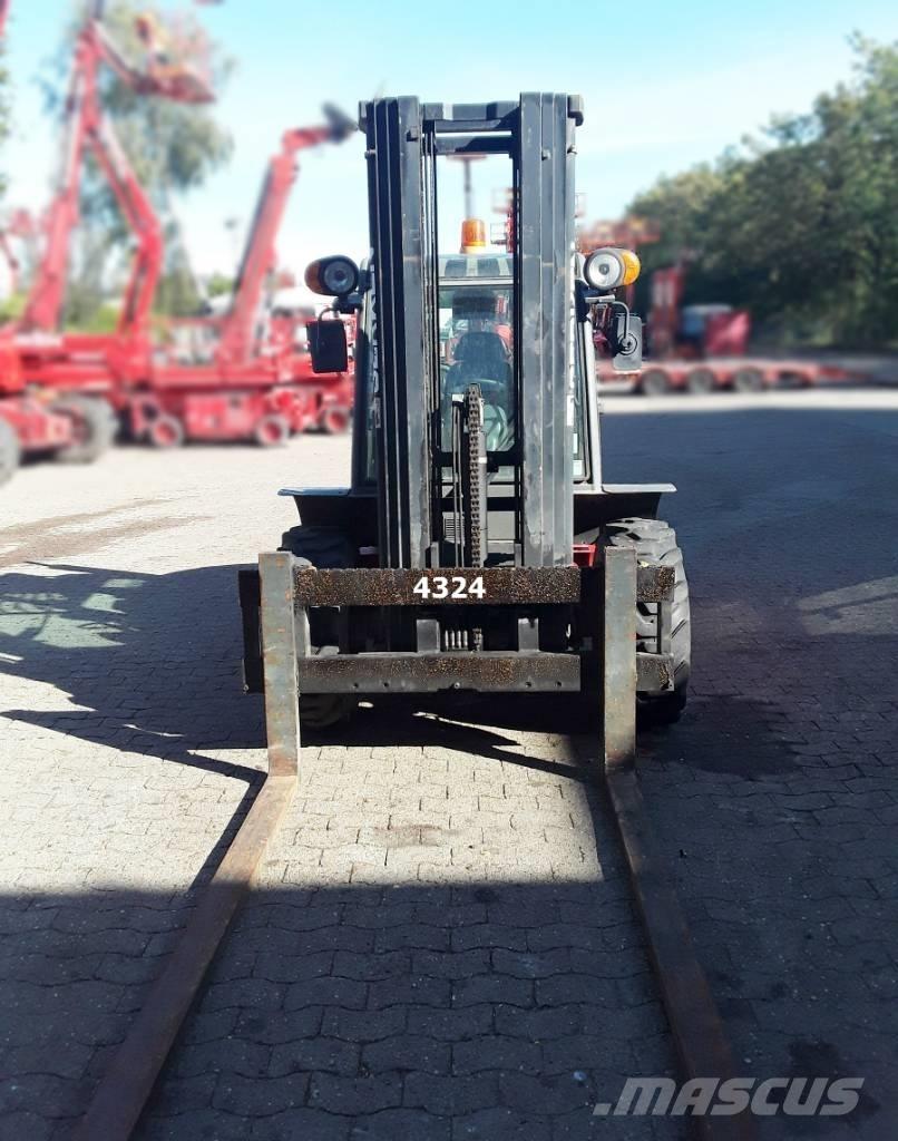Ausa C 300 H X4 Apvidus autokrāvējs