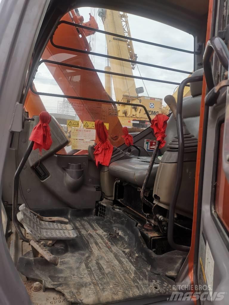 Hitachi ZX 75 Kāpurķēžu ekskavatori