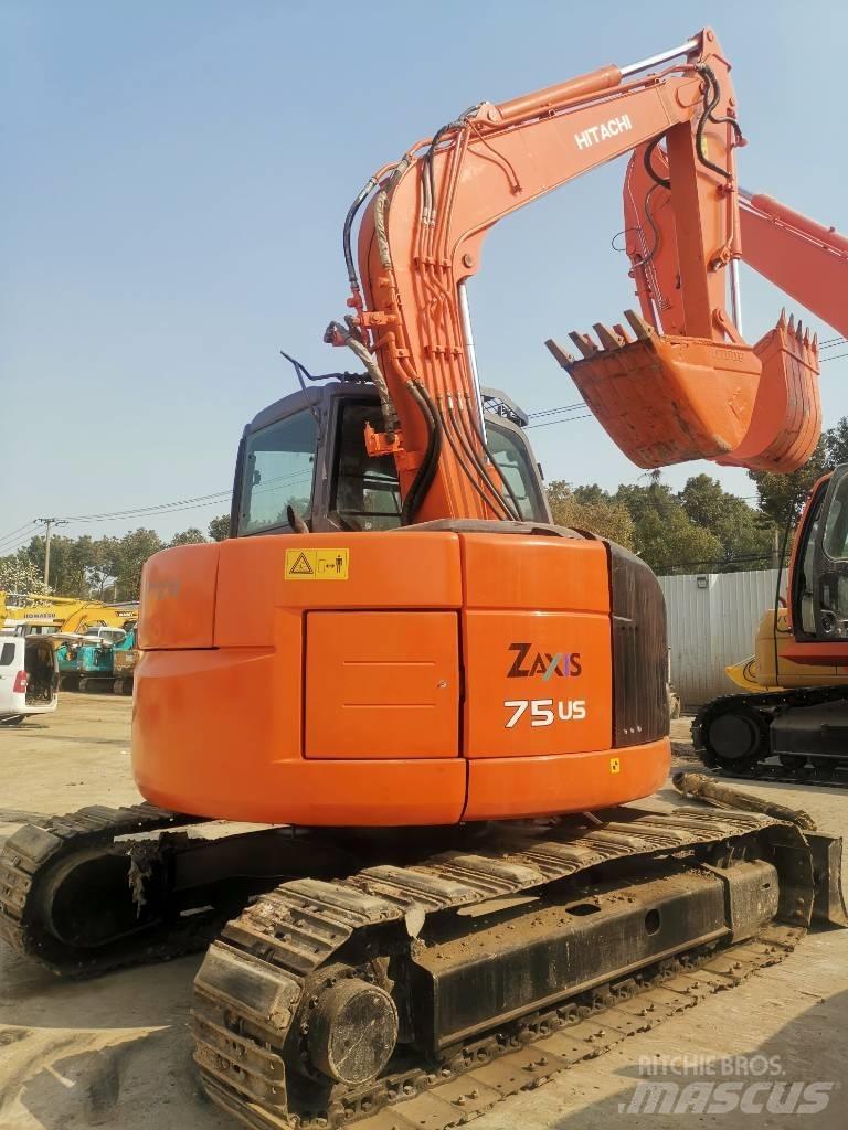 Hitachi ZX 75 Kāpurķēžu ekskavatori
