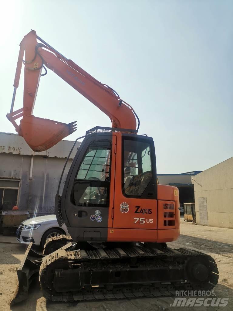 Hitachi ZX 75 Kāpurķēžu ekskavatori
