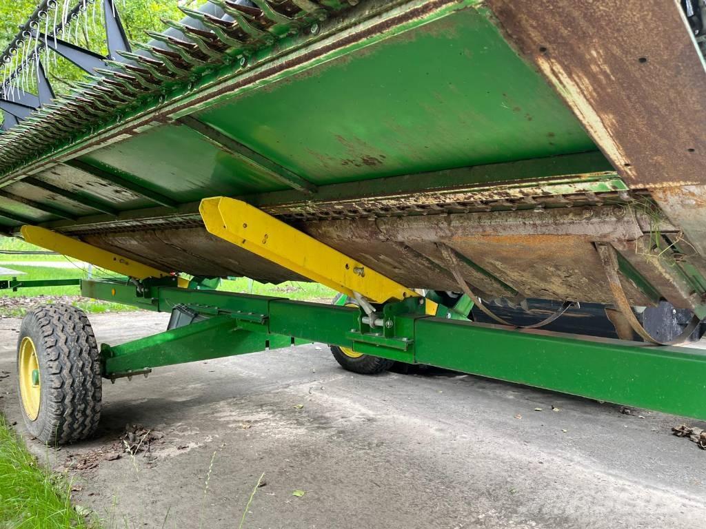 John Deere W 440 Ražas novākšanas kombaini