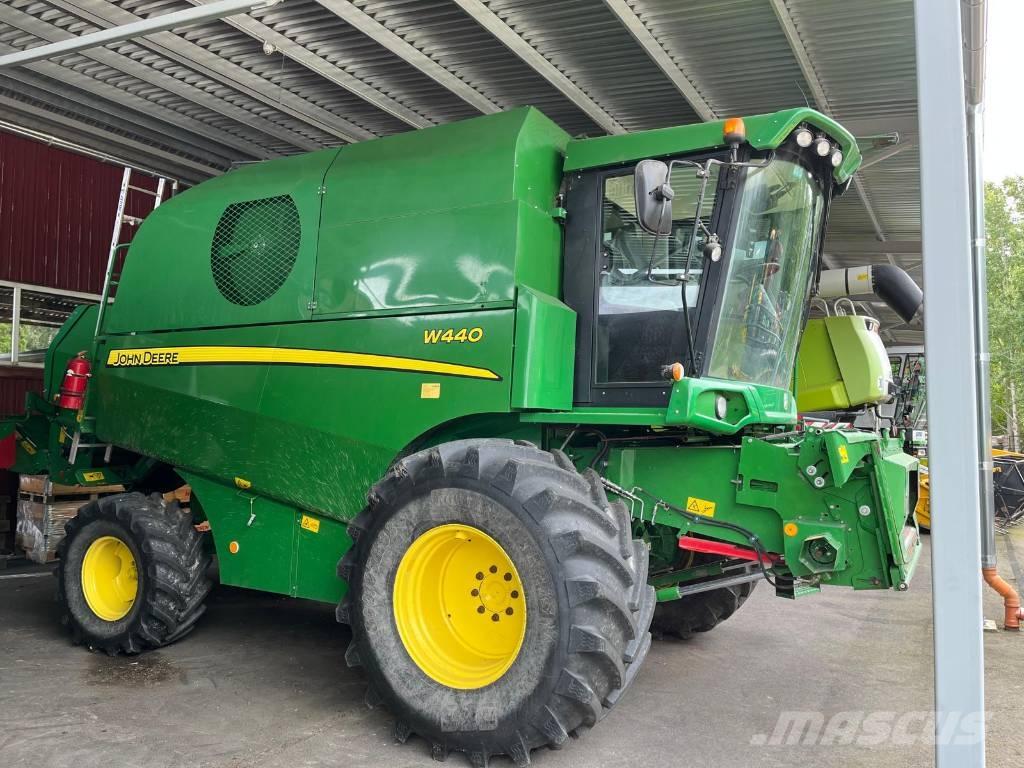 John Deere W 440 Ražas novākšanas kombaini