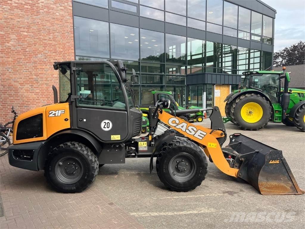 CASE 21F Iekrāvēji uz riteņiem