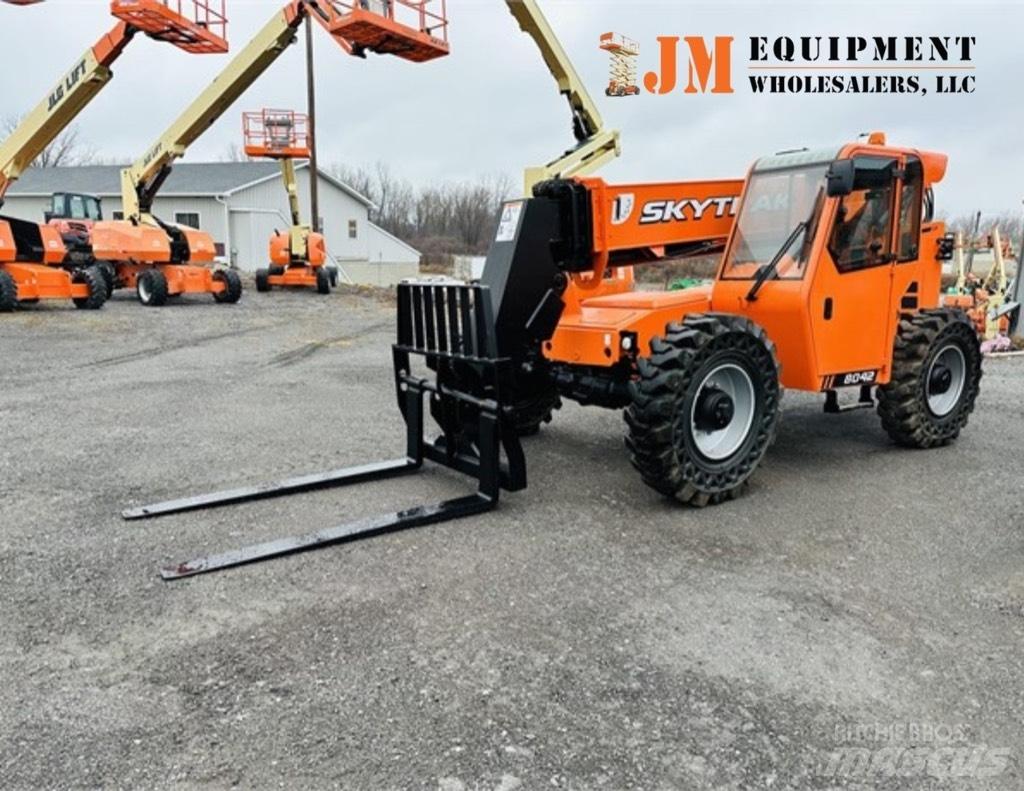 SkyTrak 8042 Teleskopiskie manipulatori