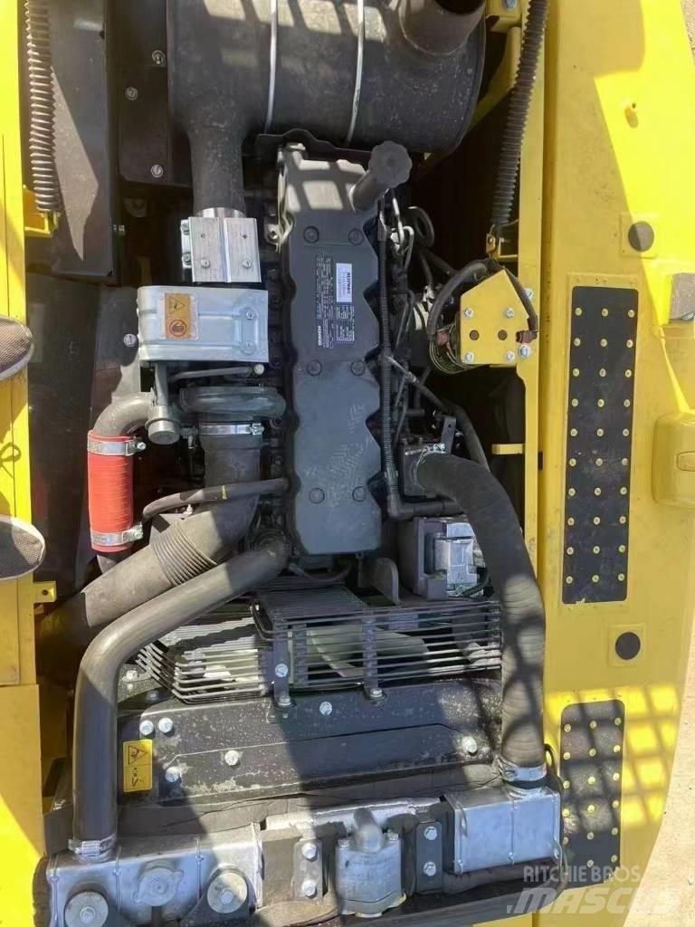 Komatsu 210LC-8 Kāpurķēžu ekskavatori