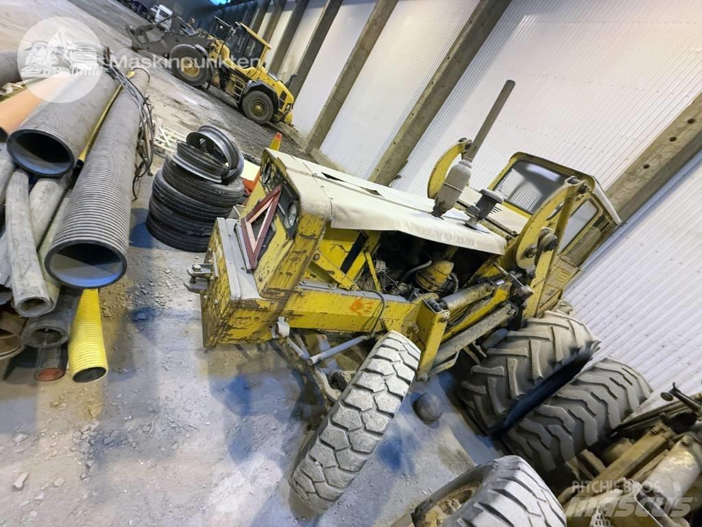 Volvo BM 218 Iekrāvēji uz riteņiem