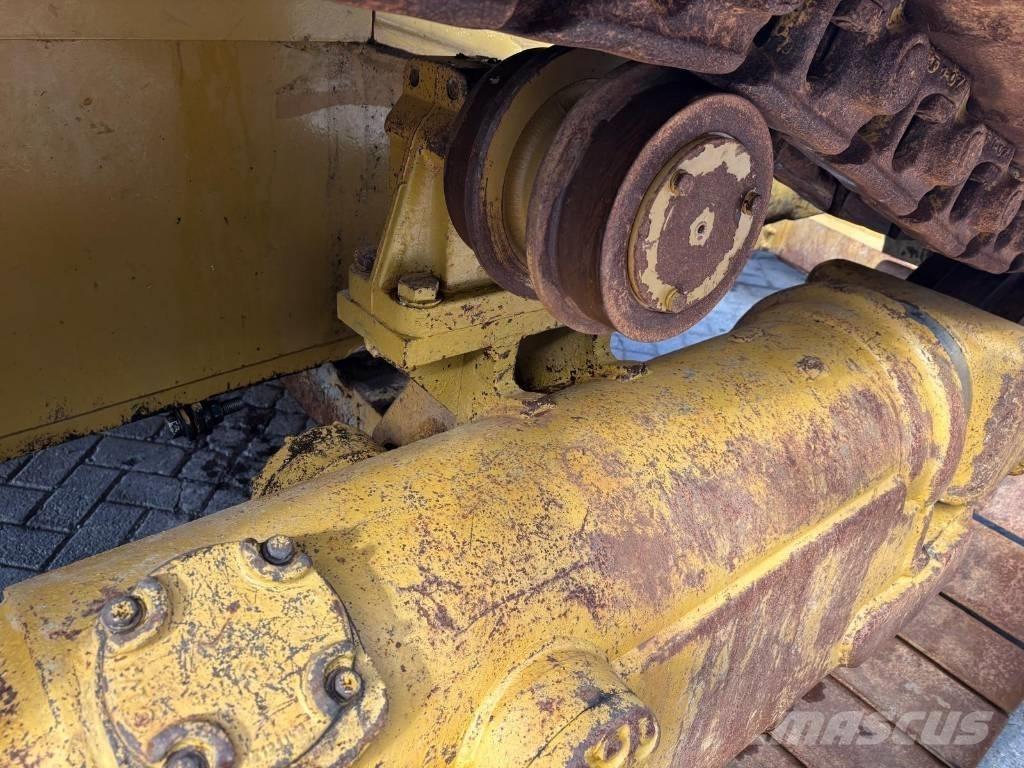 CAT D 6 R XW Kāpurķēžu buldozeri