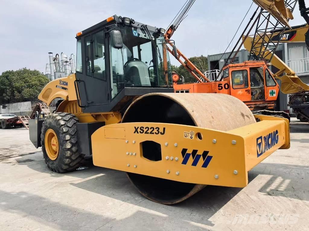 XCMG XS 223 J Vienvalča grunts veltņi