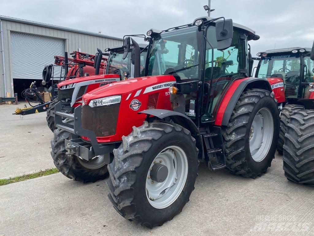 Massey Ferguson 5711 Traktori