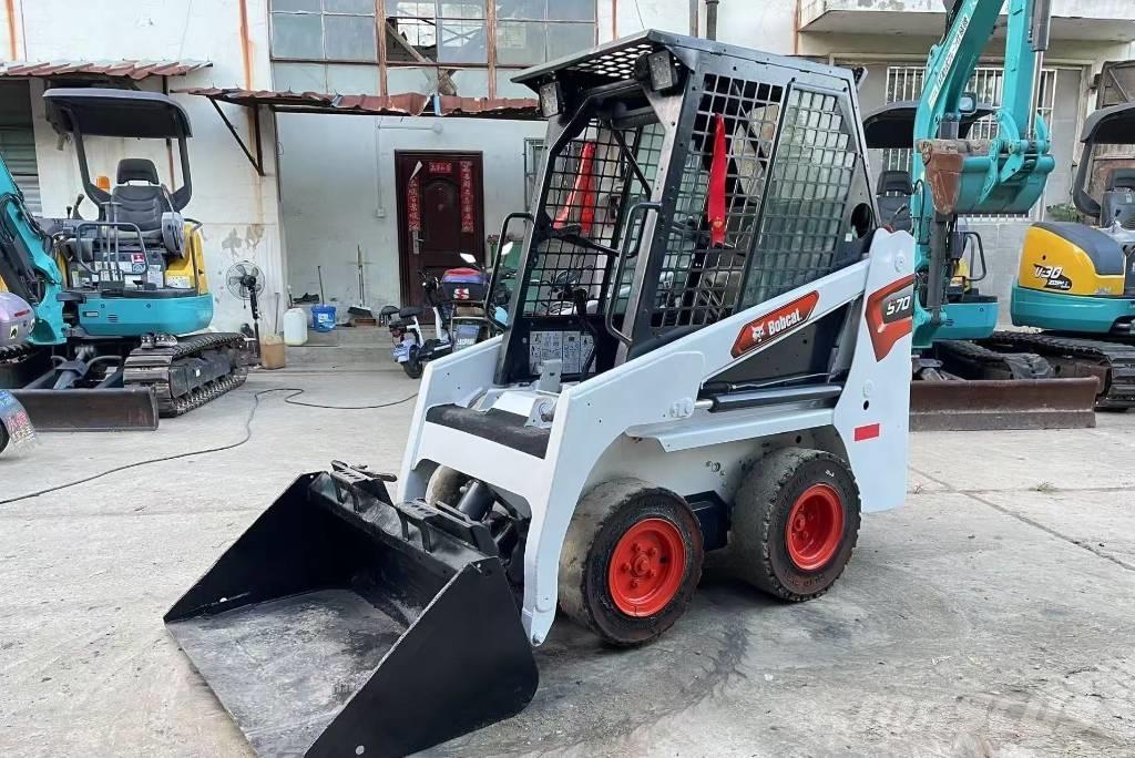 Bobcat S 70 Lietoti riteņu kompaktiekrāvēji