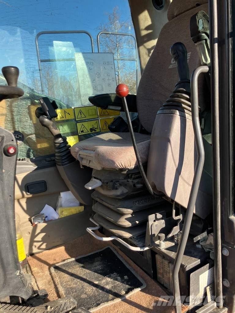 CASE WX 148 Ekskavatori uz riteņiem