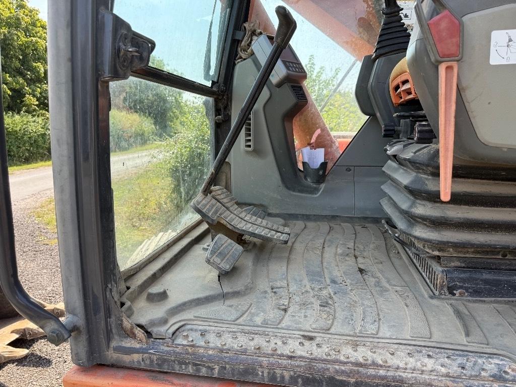 Doosan DX 225 LC Kāpurķēžu ekskavatori