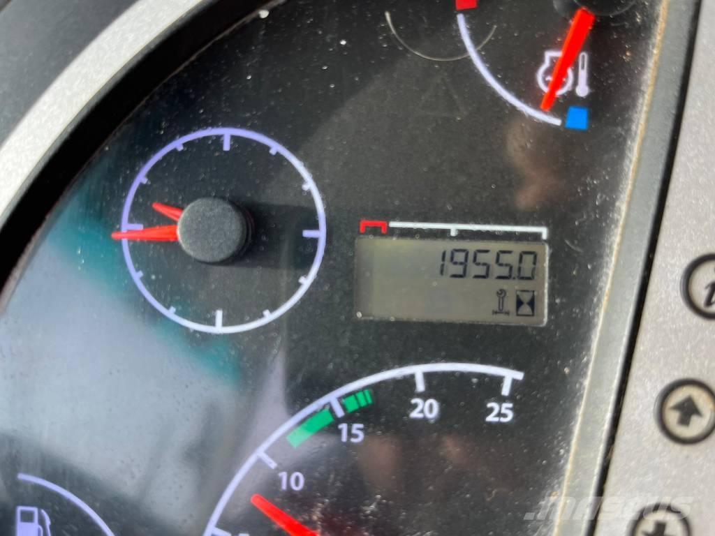 JCB 3 CX Ekskavatori-iekrāvēji