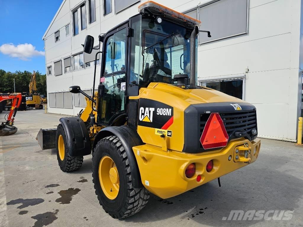CAT 908M Iekrāvēji uz riteņiem