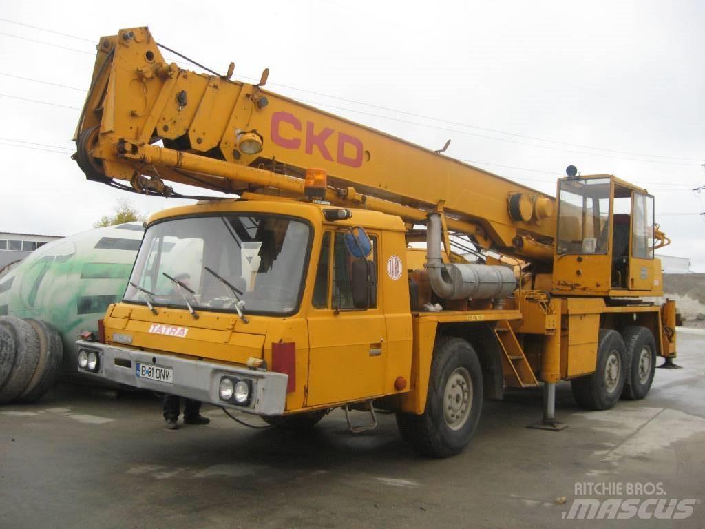 Tatra CKD Visurgājēji celtņi