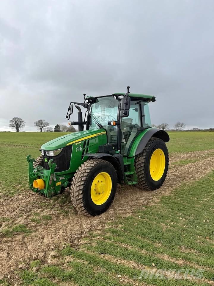 John Deere 5100 R Traktori