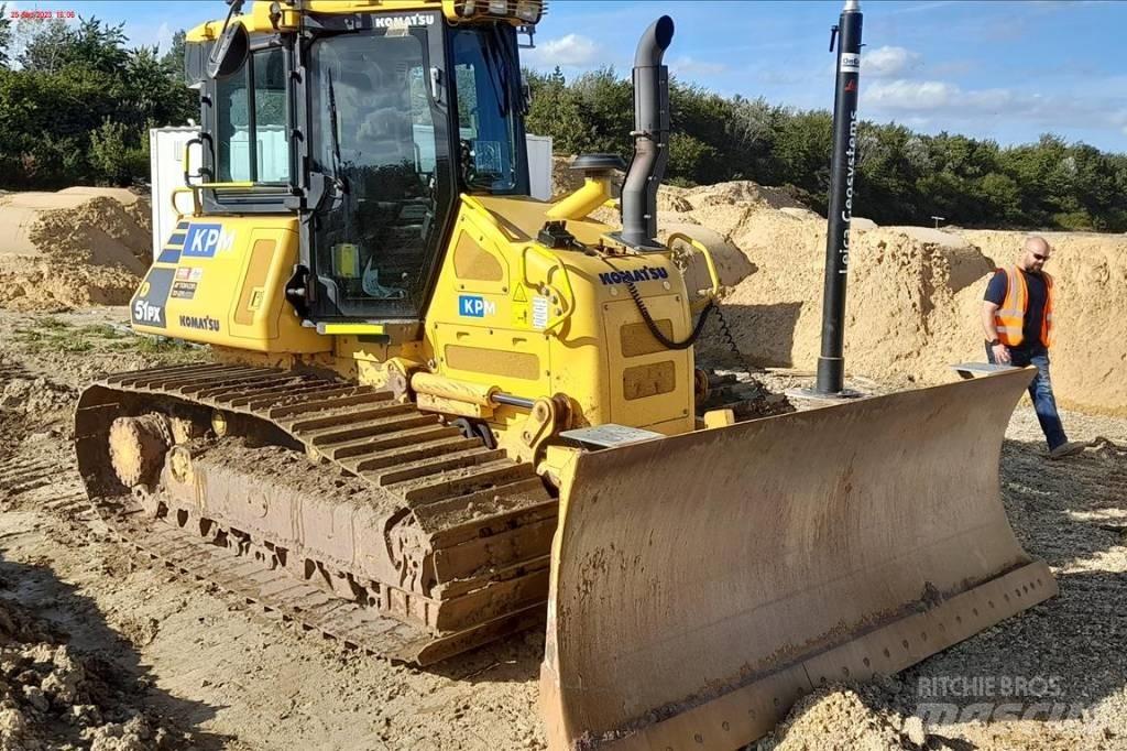 Komatsu D51 PX-24 Kāpurķēžu buldozeri