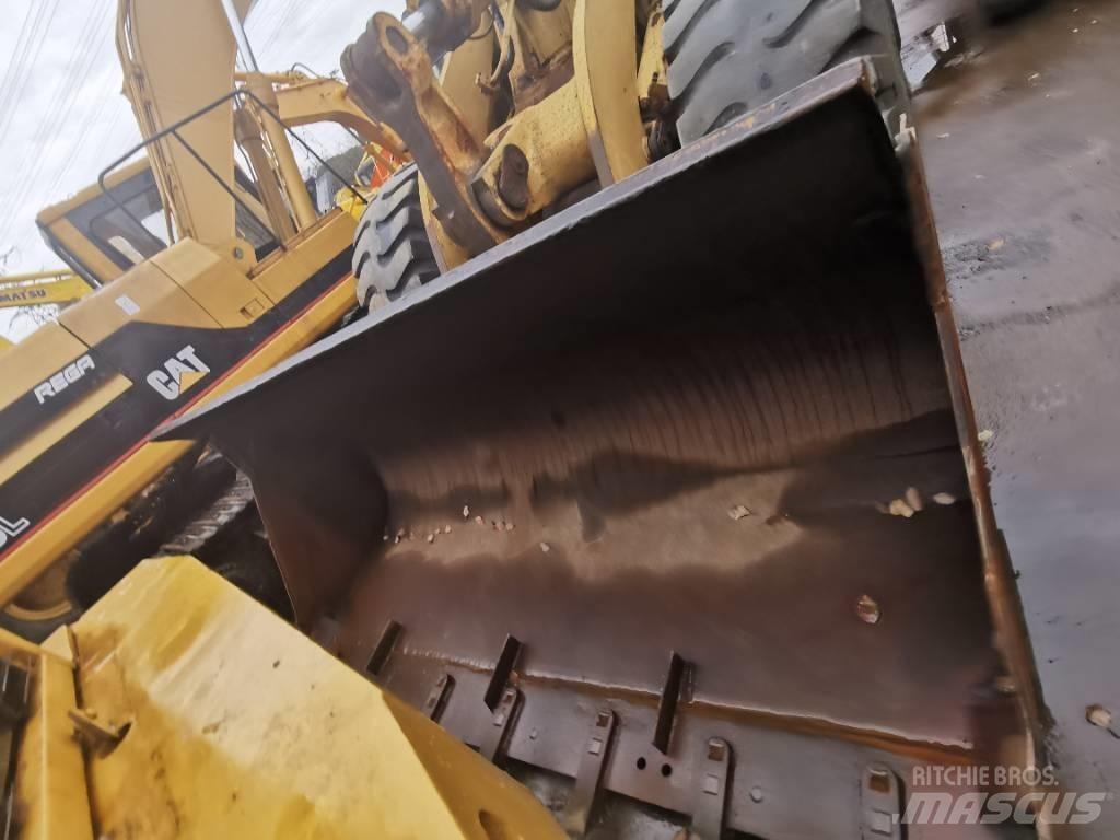 CAT 966F Iekrāvēji uz riteņiem
