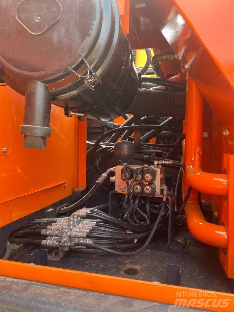 Doosan DX 300 Kāpurķēžu ekskavatori
