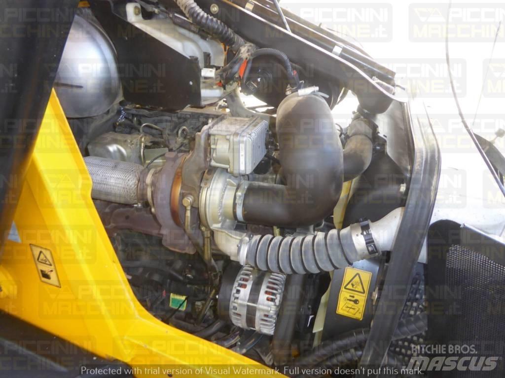 JCB 3CX Ekskavatori-iekrāvēji