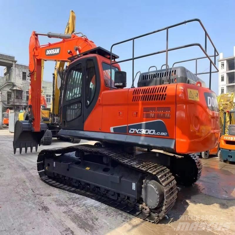 Doosan DX 300 LC-9C Kāpurķēžu ekskavatori