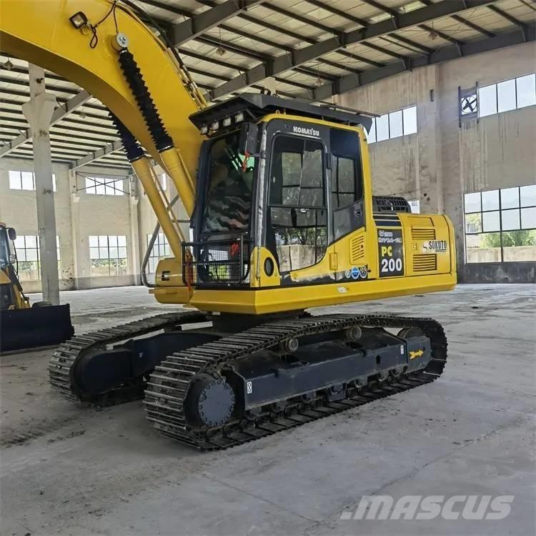 Komatsu PC200-8 Kāpurķēžu ekskavatori